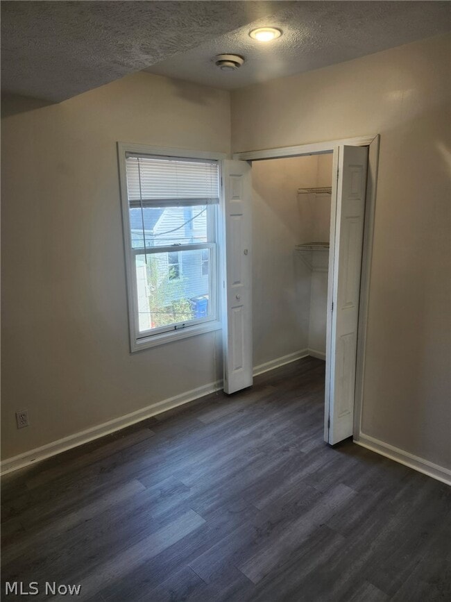 Building Photo - 12224 Fairview Ct