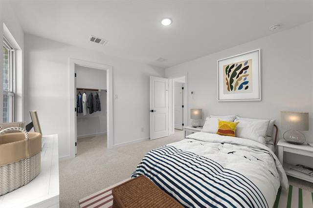 Building Photo - 2213 Maple Cir