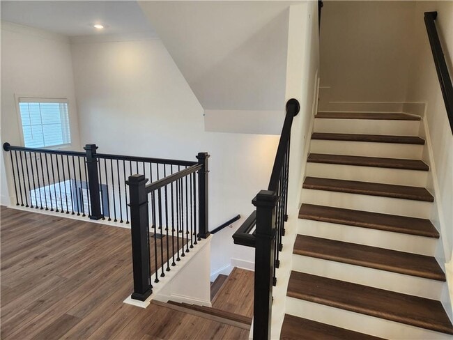 Building Photo - 404 Brodie Dr