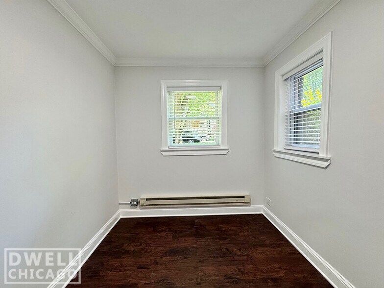 Building Photo - 2125 W Giddings St