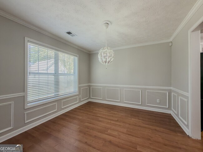Building Photo - 593 Red Tip Ln