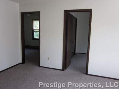 Building Photo - 507 N Linn St