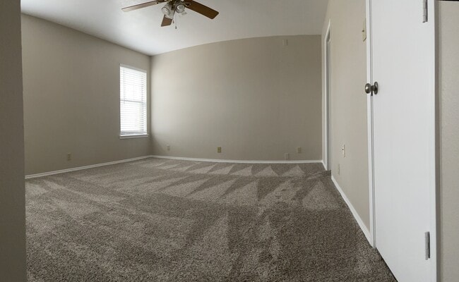 Building Photo - 129 Wildwood Ct