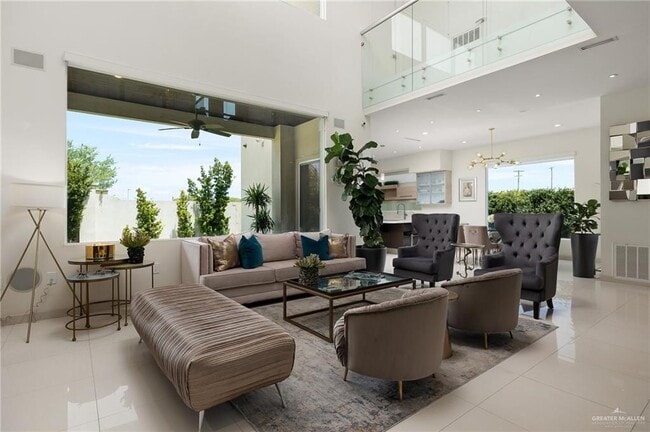 Building Photo - 22 Toronto Ave