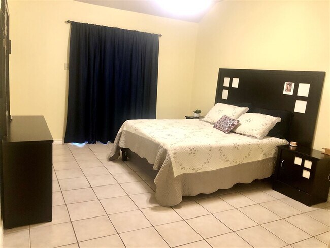 Building Photo - 9802 Cantera Ct