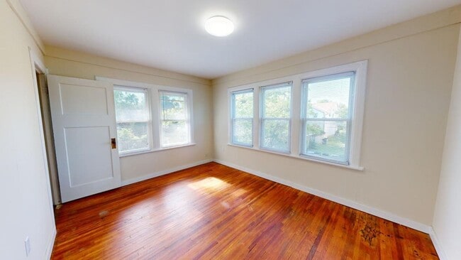 Building Photo - 137 Crestview Rd