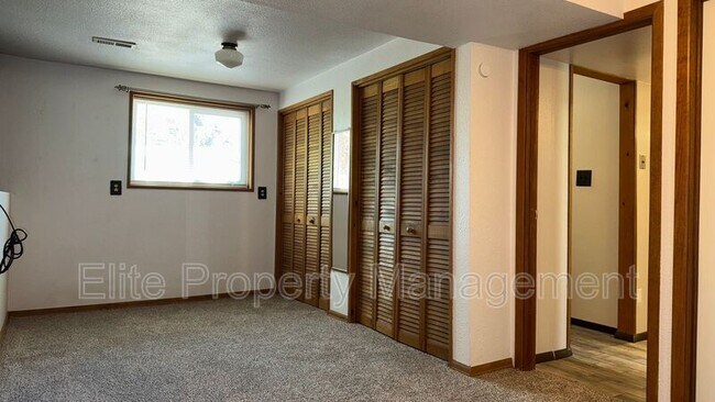 Building Photo - 21 Grissom Pl