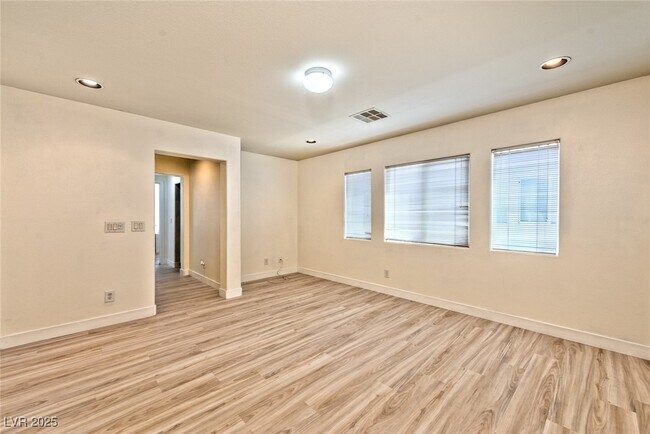 Building Photo - 10589 Danielson Ave