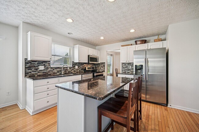 Building Photo - 2230 Seton Dr