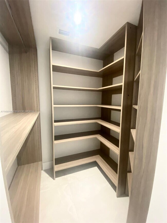 Building Photo - 3530 Mystic Pointe Dr