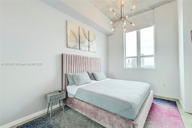 Building Photo - 234 NE 3rd St