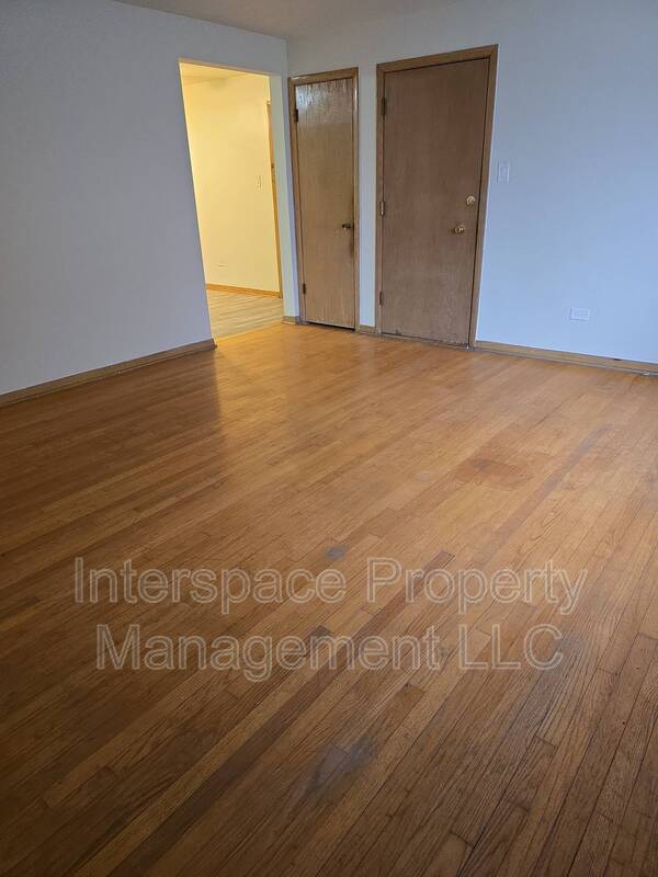 Building Photo - 10126 S Pulaski Rd