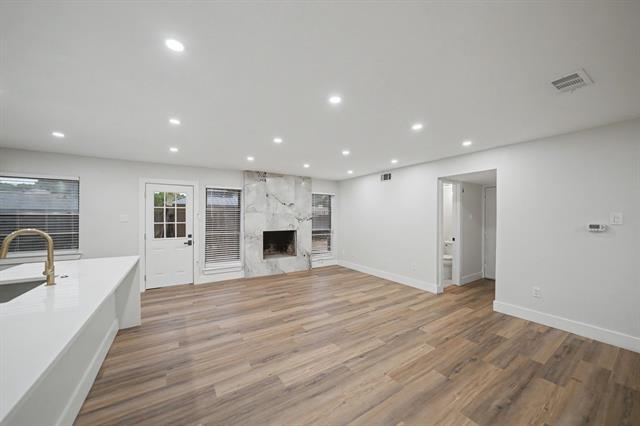Building Photo - 2709 Oak Cir