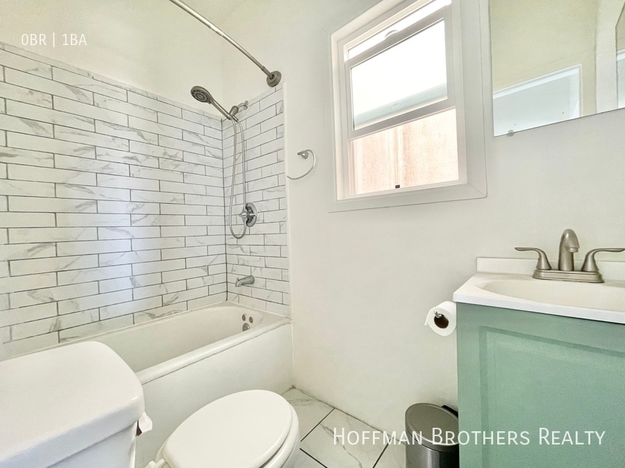 Building Photo - 1906 Cimarron St