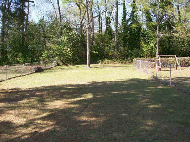 Building Photo - 715 Haile St