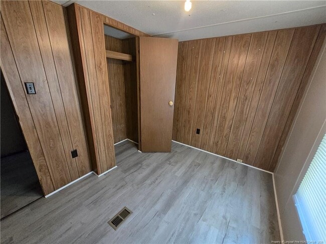 Building Photo - 1581 Rim Rd