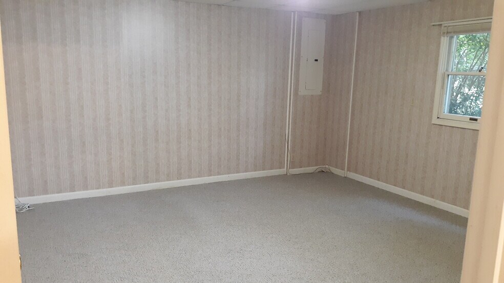 Building Photo - 4522 Laurelwood Dr