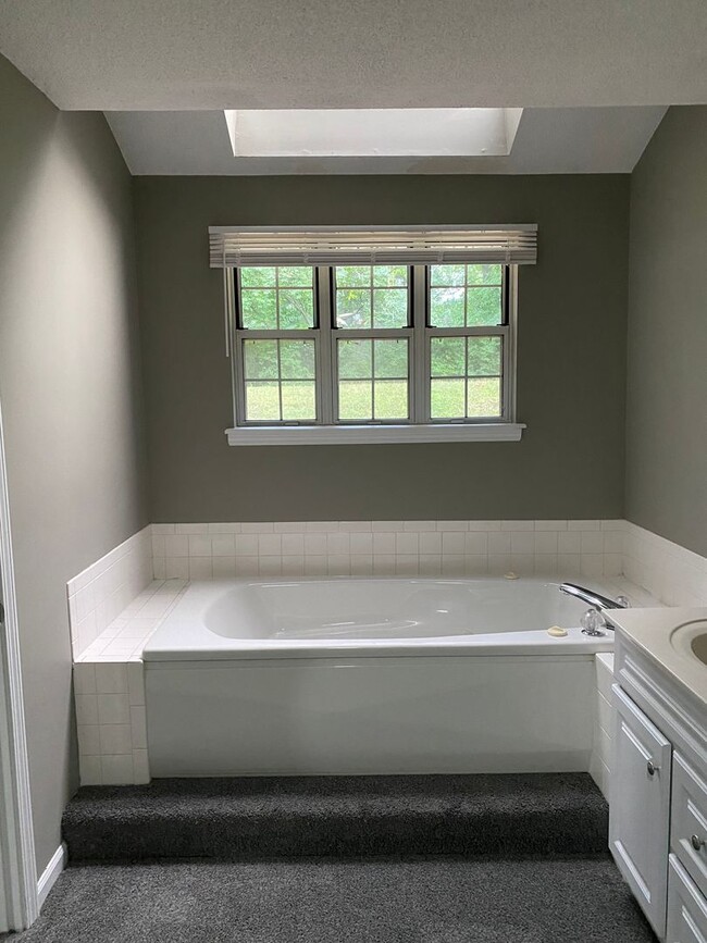 Building Photo - Beautiful & Spacious House in Green Meadow...