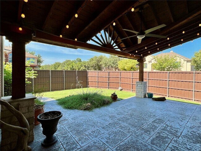 Building Photo - 9705 Hickory St