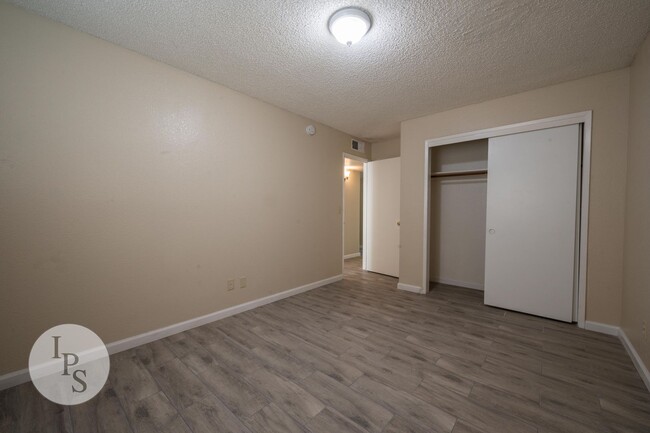 Building Photo - Fresno North West Fig Garden Loop Home, 3B...