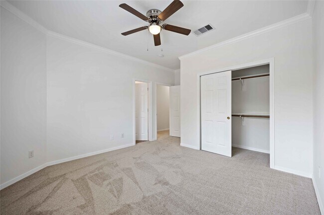 Primary Photo - 2827 Briarhurst Park