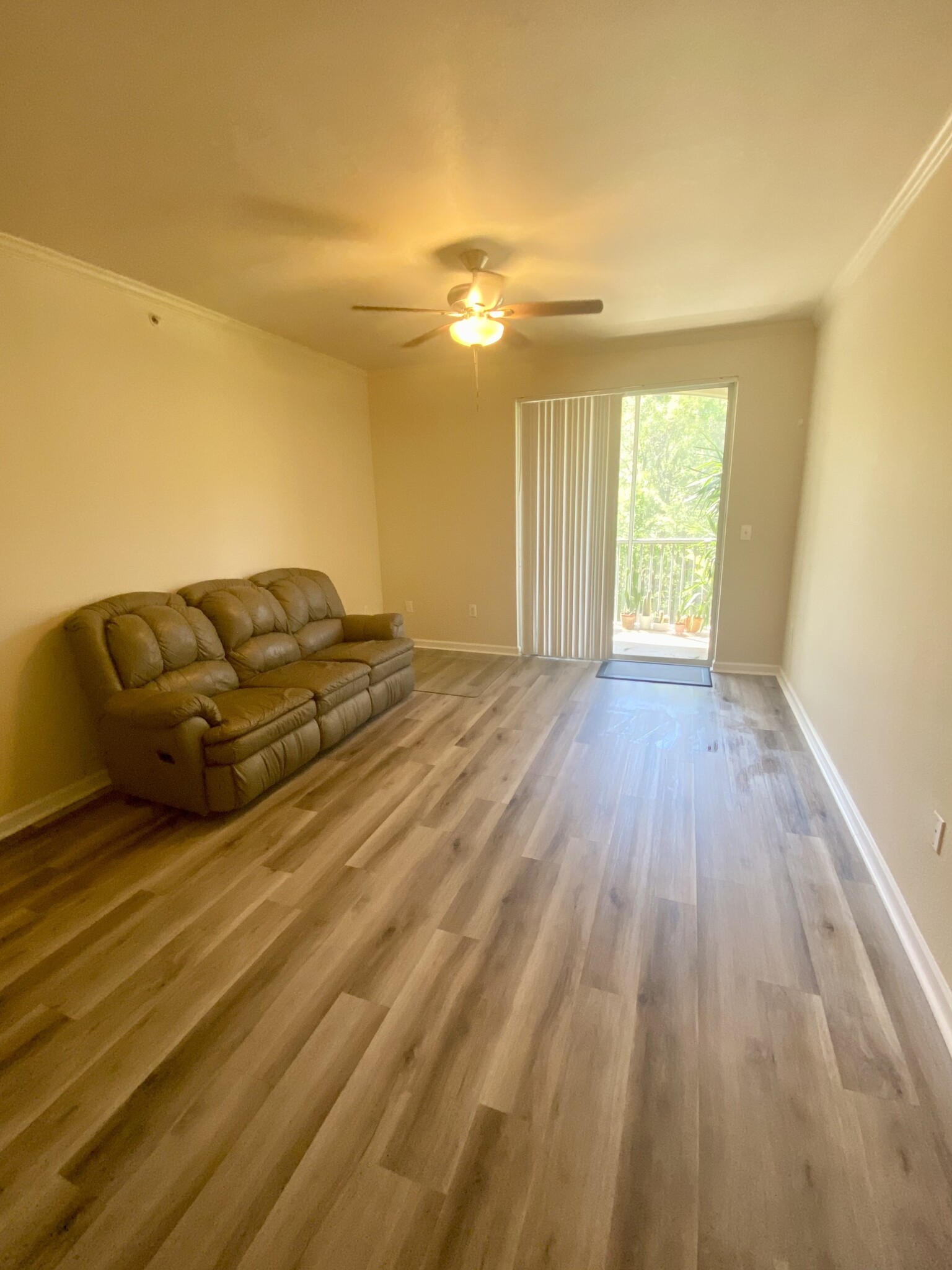 Building Photo - 405 S Villa San Marco Dr