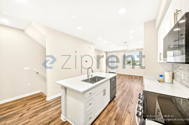 Building Photo - 9515 Hannah Wy