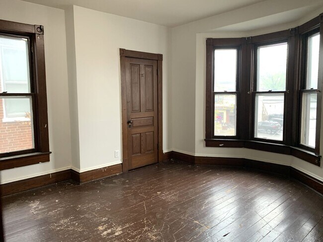 Building Photo - 2-story duplex | 4 bedrooms and 2 full bathrooms