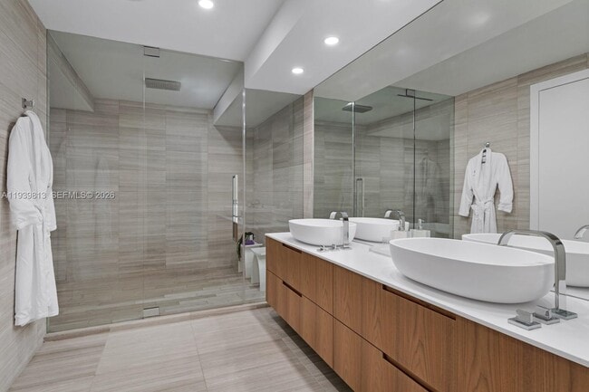 Building Photo - 4701 Meridian Ave