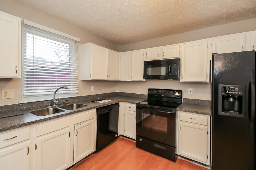 Building Photo - 162 Blue Heron Dr