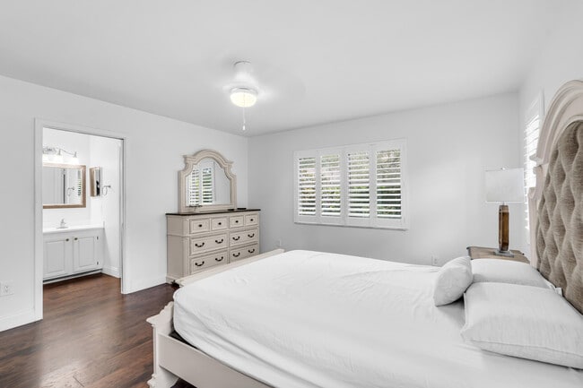 Building Photo - 1532 Primrose Ln