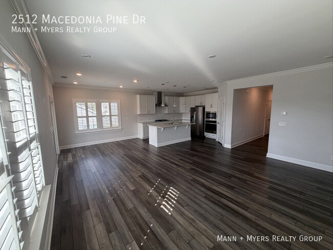 Building Photo - 2512 Macedonia Pine Dr