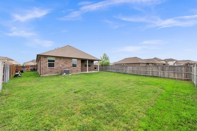 Building Photo - 13900 Mcarthur Dr