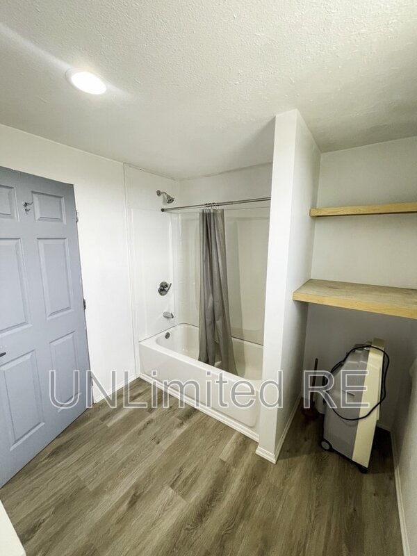 Building Photo - 69 Leupp Rd