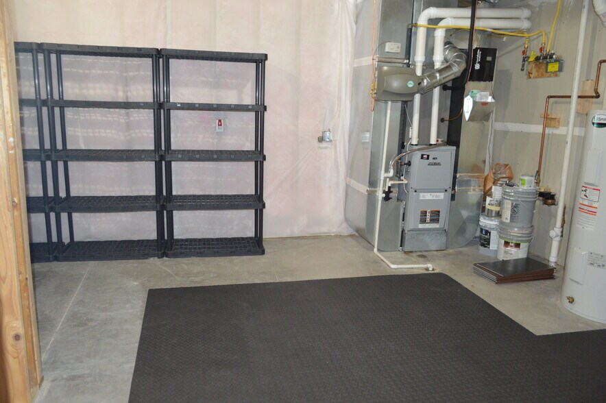 Building Photo - 751 Mission Point Rd