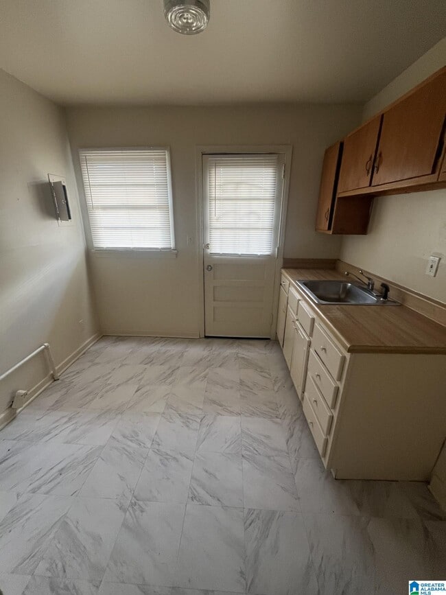 Building Photo - 7721 2nd Ct N