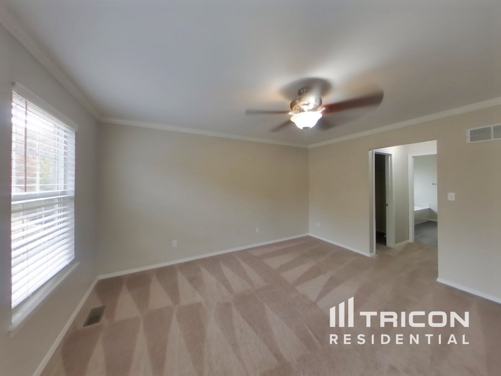 Building Photo - 621 Summer Stone Dr