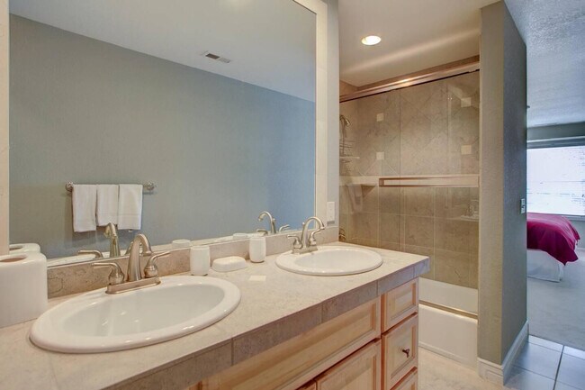 Building Photo - 2102 S Sherman St