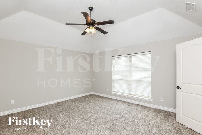 Building Photo - 612 Zachary Dr