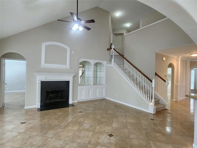 Building Photo - 2521 Fair Oak St