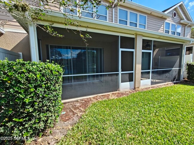 Building Photo - 6918 Roundleaf Dr