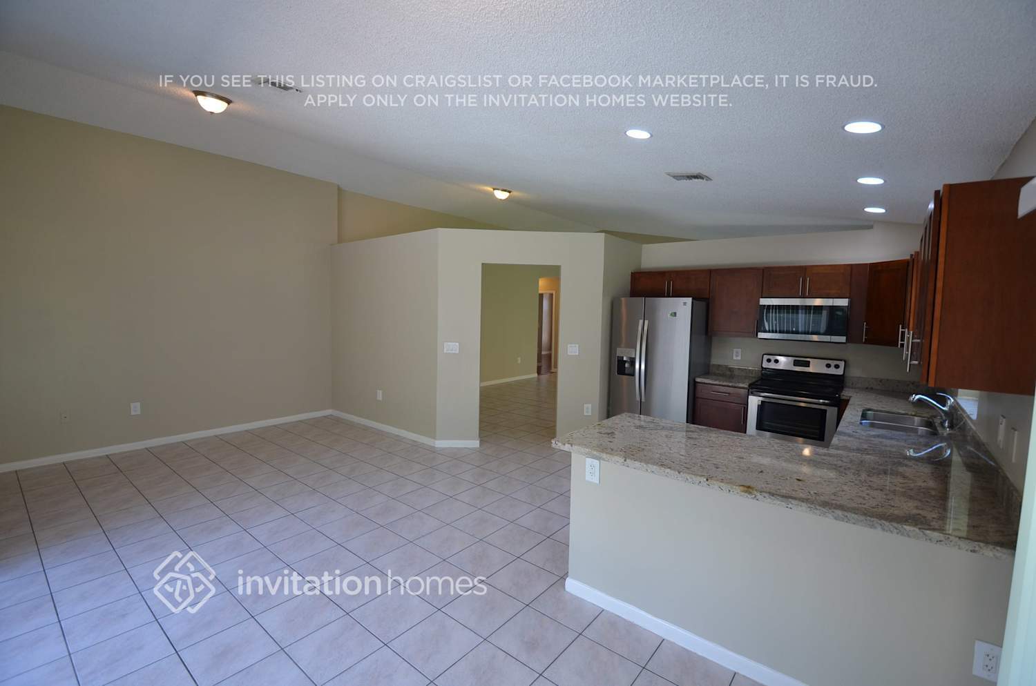 Building Photo - 5550 NW 49th Ave