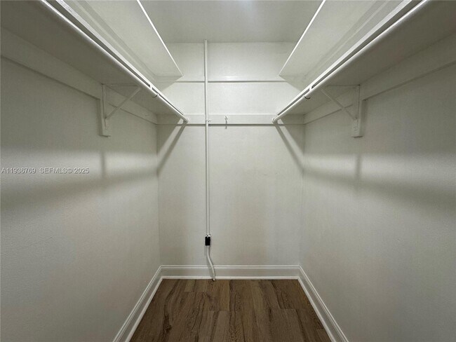 Building Photo - 110 NE 19th Ave