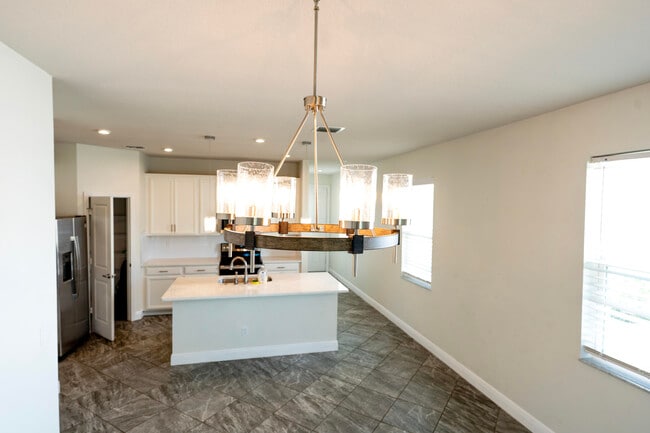 Building Photo - 10885 SW Robbia Way