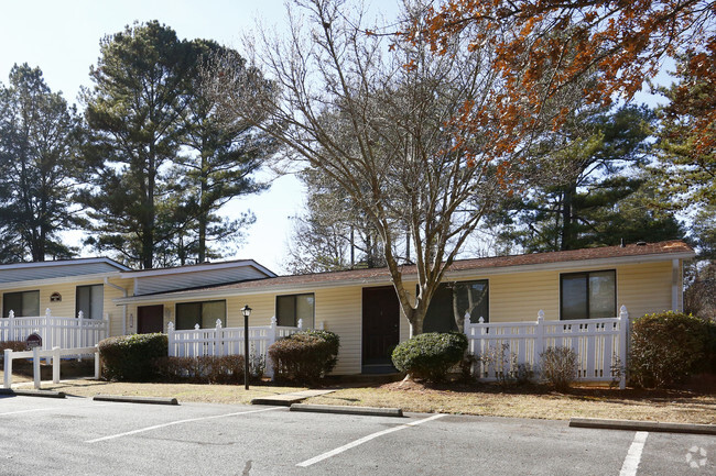 Building Photo - Longleaf Apartment Homes