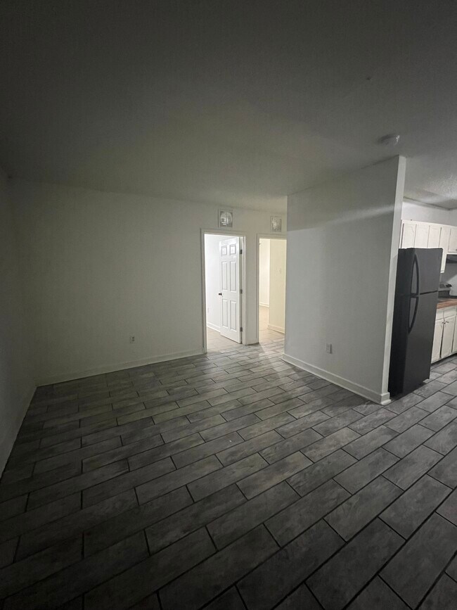 Building Photo - 636 N 39th St