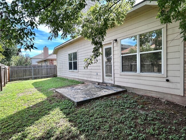 Building Photo - 2037 Rachel Ln