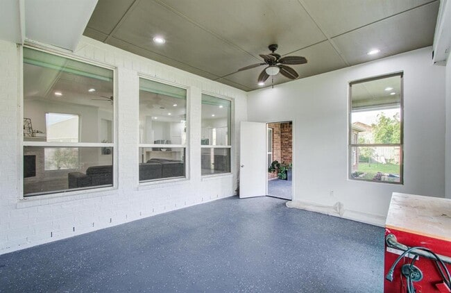 Building Photo - 4639 Regal Shadow Ln