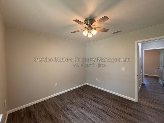 Building Photo - 5553 Riviera Dr