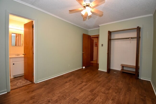 Building Photo - 4 Bedroom, 1.5 Bath Home in Ruston